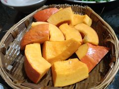 -茅草房·河畔园林火锅