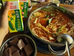 -黄利砖万峰林布依特色酸笋牛肉馆