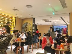 等位区-海底捞火锅(泉城路店)