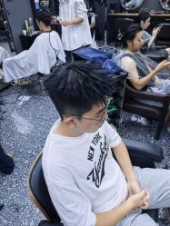 -藤野造型专业烫染接发