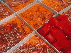 -渝嘴小老弟老火锅(华新村店)
