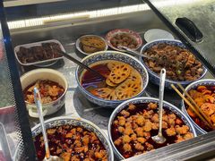 -爆炸头阿姨小四川正宗川味小吃(无任何分店)