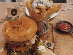 -Mark&Mars Restaurant