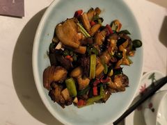 -荷花亭·湖北融合菜(中商广场店)
