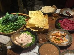 -老牌坊云南鱼豆花火锅(嵩山店)