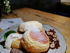 榛果巧克力奶油芝士舒芙蕾松饼-UPPER KITCHEN(延安路店)