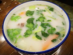 羊肉汤-清真·玛丽亚新疆菜主题餐厅(浙江中路店)