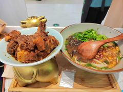 -百春原湖南牛肉粉(百联世纪店)