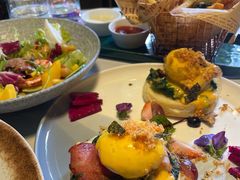 菠菜培根班尼迪克蛋-ChitChat奇洽·Bistro(黎黄陂路店)