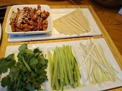 京酱肉丝-娜仁图雅蒙古美食村(33小镇店)