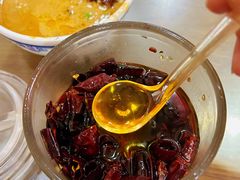 醋和辣椒油-老爆肚满五香烧牛羊肉