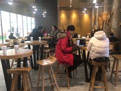 大堂-星巴克臻选(舟山凯虹广场店)