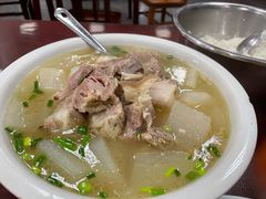 萝卜炖肘子-荣生萝卜汤饭店