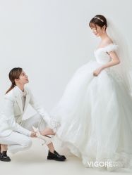 -雪中彩影婚纱摄影·微光艺术中心