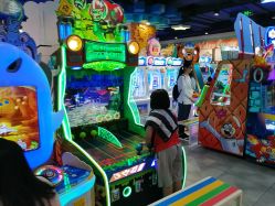 -LuckyStar幸运星家庭娱乐中心(东莞国贸店)