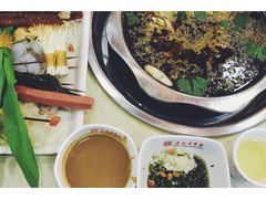 -宏姐串串香(宏伟路店)