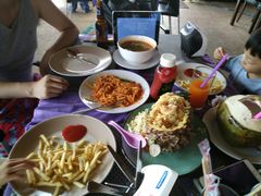 -Pakwan Restaurant & Bar