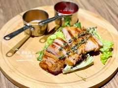 炭烧猪颈肉-小大董·烤鸭(西客站店)