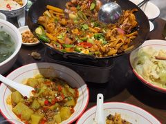 -富正毅三下锅(体育馆店)