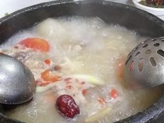 -鲁朗纳麦石锅鸡庄园