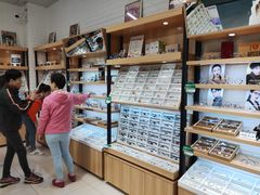 -诺柯视眼镜-蔡司依视路官方工厂店(淞南一店)