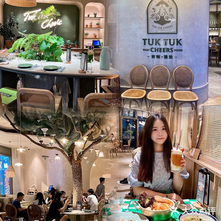 绝了！我居然在泰国菜餐厅狂炫椰奶冻！！