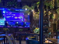 -临界音乐酒馆·小龙虾·江湖菜(华熙LIVE·鱼洞店)