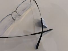 -罗伯特眼镜·蔡司官方授权(前海桂湾店)