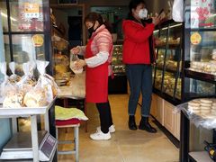 面包甜点陈列柜-宏发红西饼屋(天津路店)