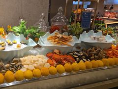 -广州万富希尔顿酒店·感趣自助餐厅·金秋蟹宴生蚝海鲜刺身