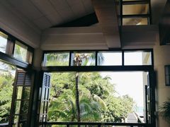 -亚龙湾喜来登·美景台大堂吧