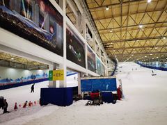 -乔波室内滑雪场