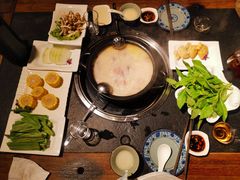 -大匠工房古船木艺术餐厅·猪肚鸡专门店(长白仙岛店)