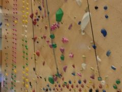 -ROCKPLUS攀岩馆(环宇城店)