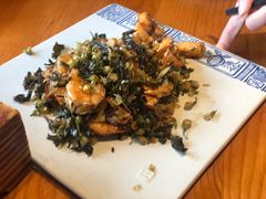 普洱茶香酥虾-云海肴·汽锅鸡·云南菜(天山百盛优客店)