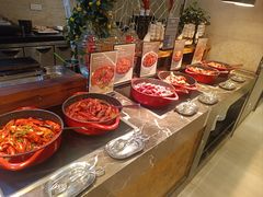 -广州万富希尔顿酒店·感趣自助餐厅·金秋蟹宴生蚝海鲜刺身