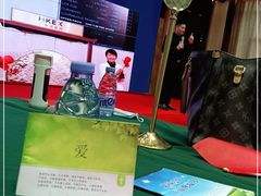 -深圳君逸国际酒店(龙岗横岗塘坑地铁站店)