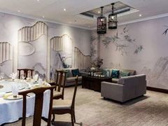 -深圳富苑皇冠假日套房酒店