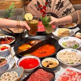 这家火锅。。。店员都被吃成好朋友拉❗️