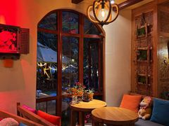 -月亮眼花园餐厅书吧酒吧