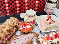 -HOT CRUSH趁热集合·现烤面包(上海环球港店)