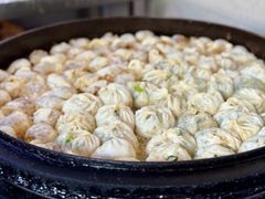 刚出锅的煎包～-依云煎包店