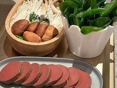 -左庭右院鲜牛肉火锅(金山万达店)