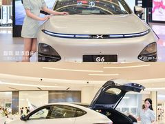 -小鹏汽车体验中心(苏州龙湖狮山天街店)