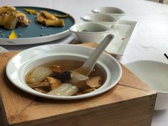 泉水上素珍菌汤-广州富力丽思卡尔顿酒店·丽轩·粤菜