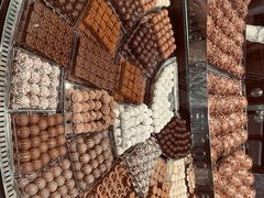 -Laderach 莱德拉(上海环贸iapm店)