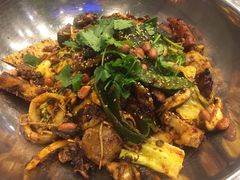 -愉肴麻辣香锅(中山路店)