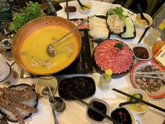 -鲜入围煮花胶鸡海鲜火锅