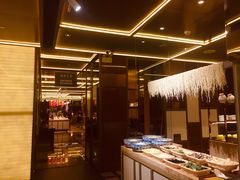 -大中华希尔顿酒店-念自助餐·嗨啤·小龙虾