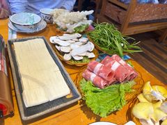 -民食香·腊排骨野生菌美食(木府店)
